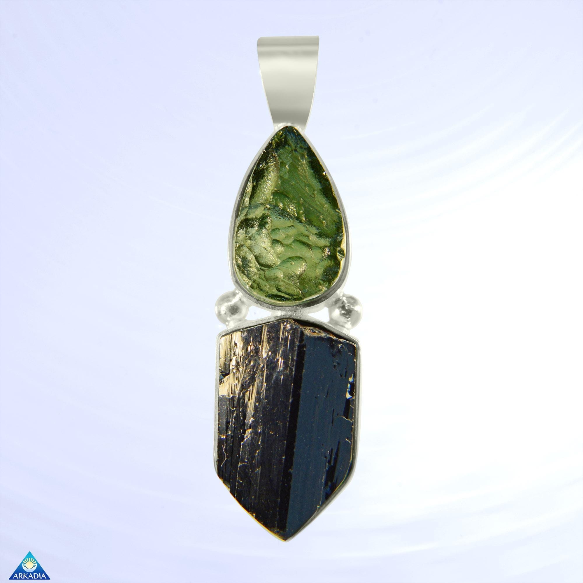 Le guide avancé des pierres noires 14 SRP1852 czech moldavite black tourmaline crystal pendant