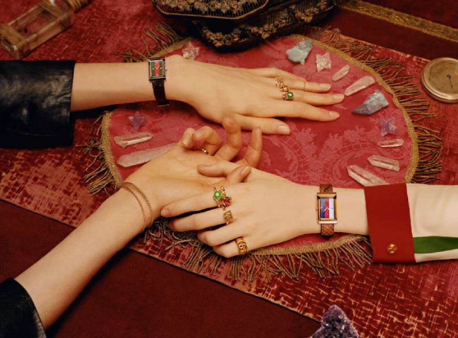 Comment suivre la tendance des bijoux maximalistes ? Tous peu coûteux 1 DiaryHeroArticle FortuneTeller 04 001 Default 1