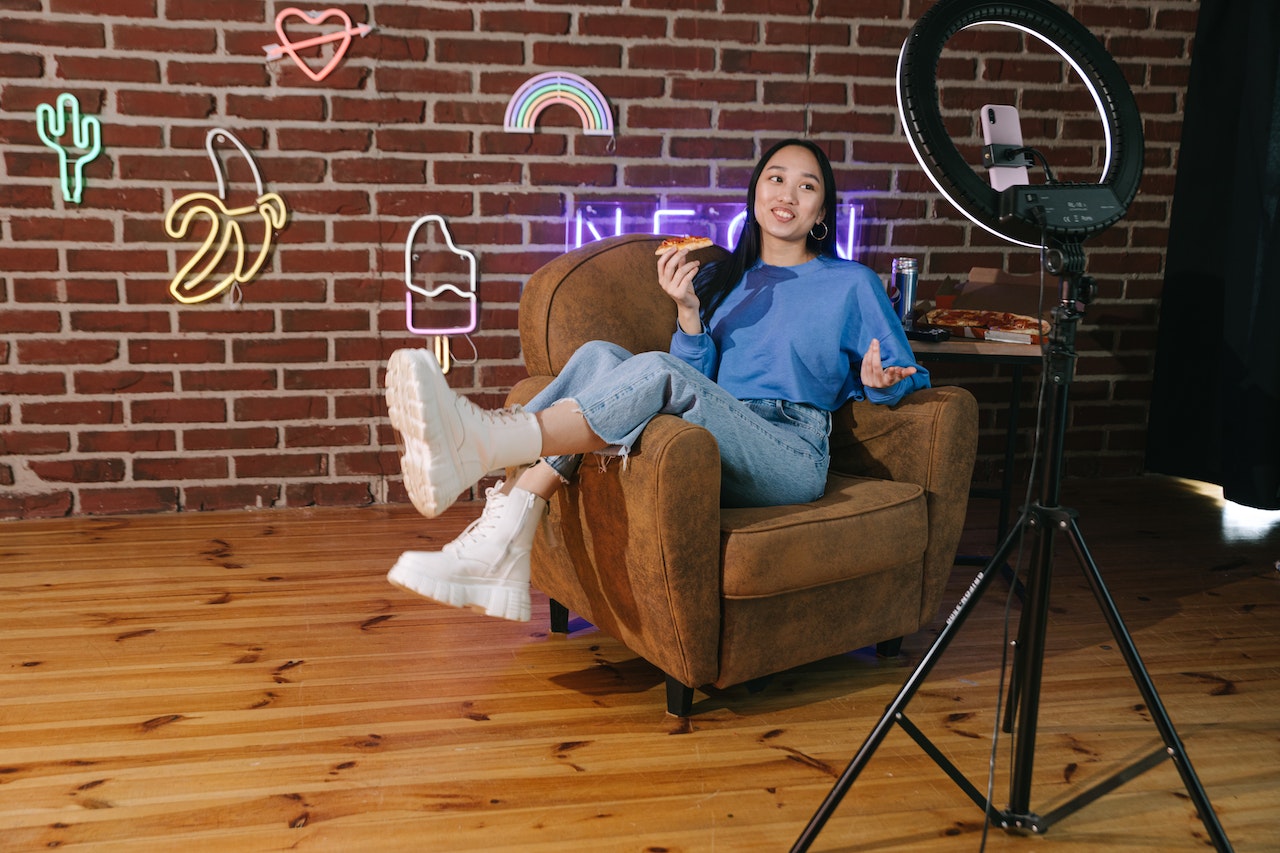 How Influencers Are Changing The Marketing Industry 1 pexels ivan samkov 7676394